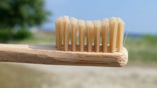 Mundhygiene auf Reisen – wir zeigen dem Plastikwahn die gesunden Zähne